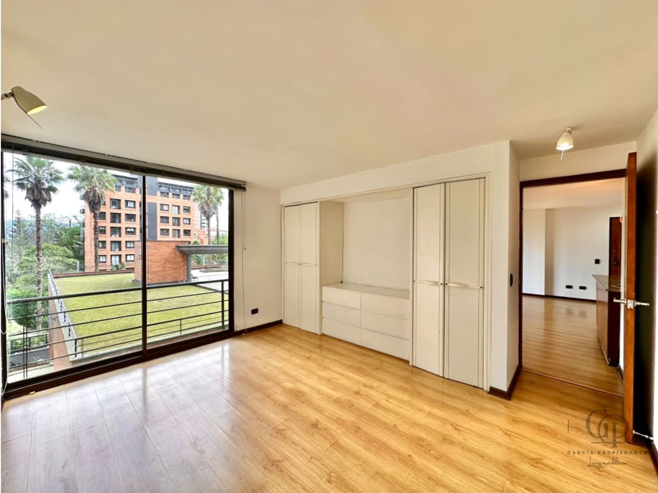 Apartaestudio amoblado — El Poblado